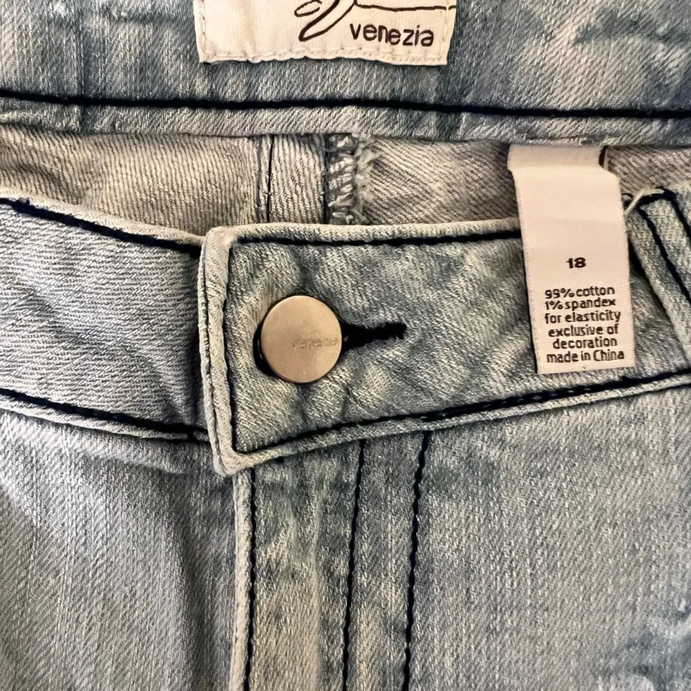 Jeans - Picture 4 of 4